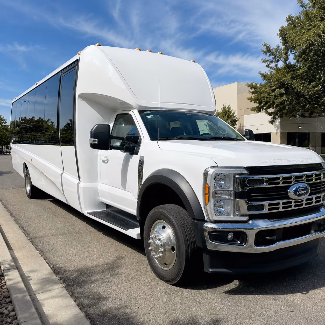 corporate and employee shuttle buses for madera businesses