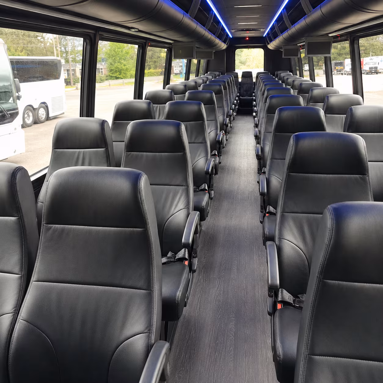 minibus rentals for madera rehearsal dinners and day before events