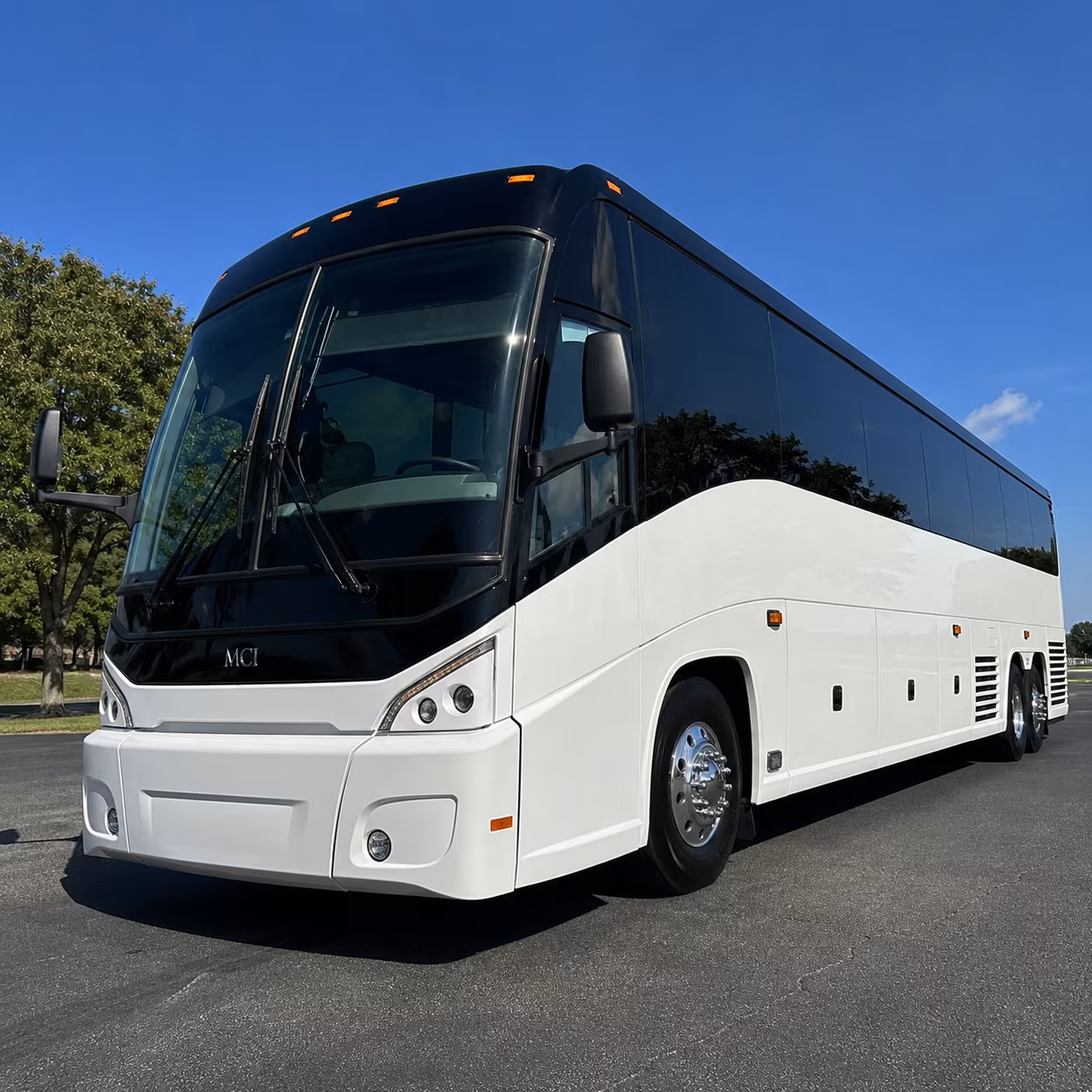 shuttle buses for madera business parks and office commuters